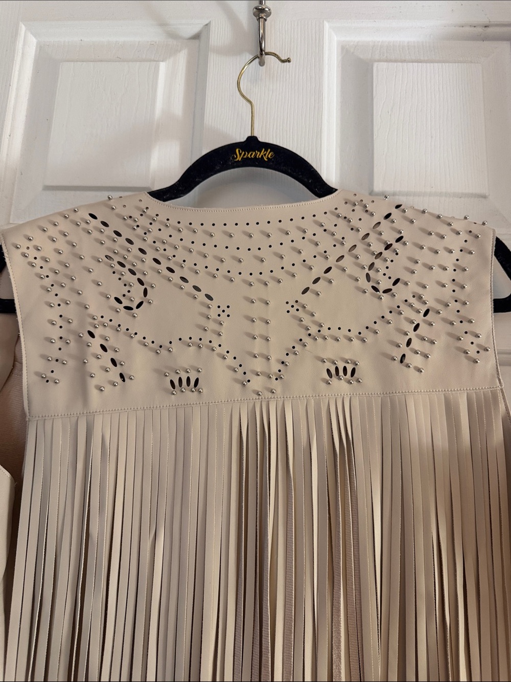 NWT vestique Studded Fringe Open-Front faux leather Vest in Cream small - Picture 5 of 5